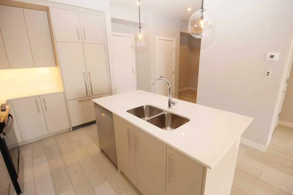 8370 Broadcast Avenue SW Calgary AB T3H 6L3