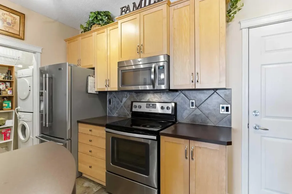 37 Prestwick Drive SE Calgary AB T2Z 4Z2