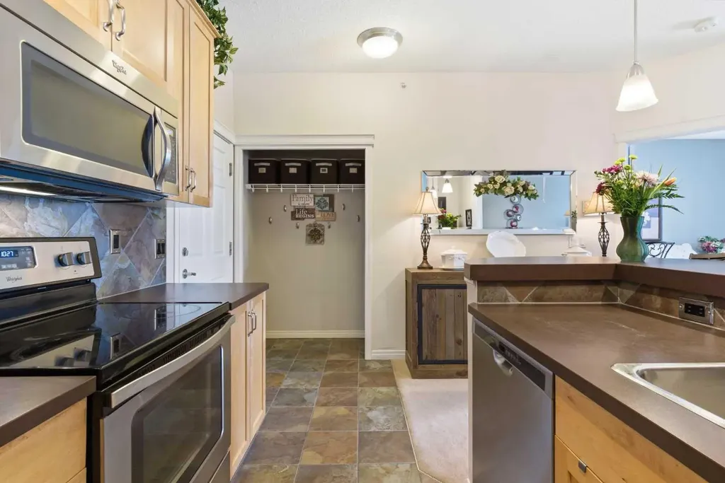 37 Prestwick Drive SE Calgary AB T2Z 4Z2