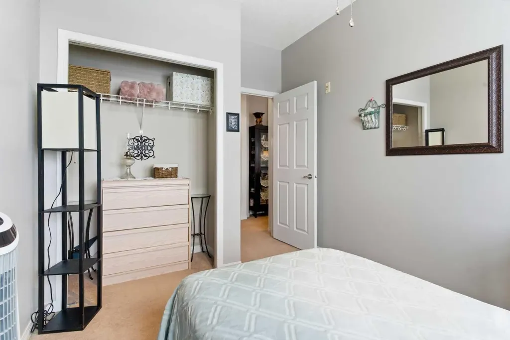 37 Prestwick Drive SE Calgary AB T2Z 4Z2