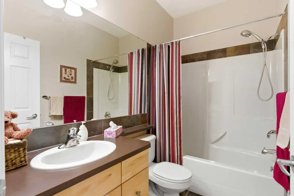 37 Prestwick Drive SE Calgary AB T2Z 4Z2