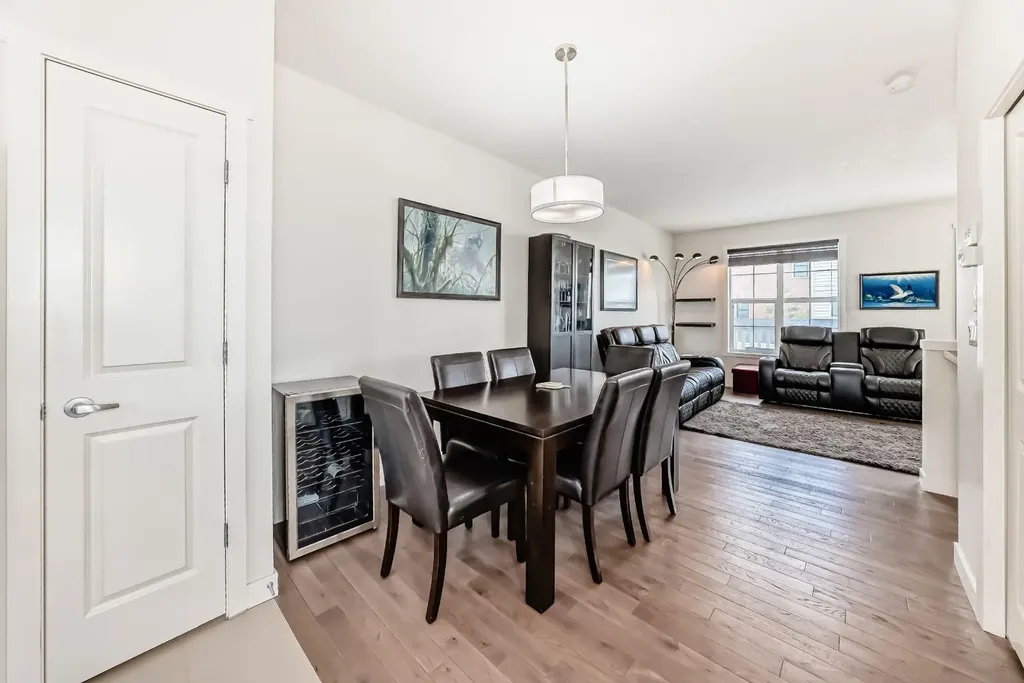 6 Nolan Hill Gate NW Calgary AB T3R 0T9
