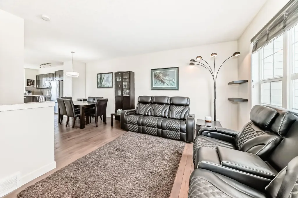 6 Nolan Hill Gate NW Calgary AB T3R 0T9