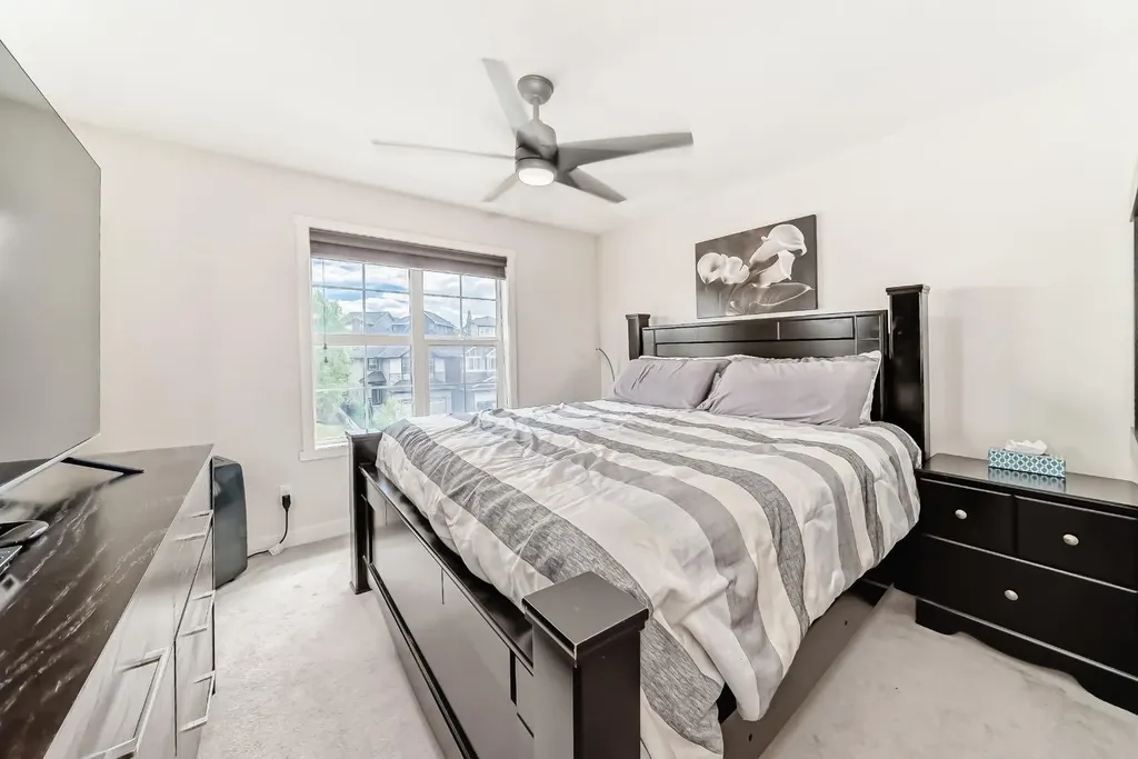 6 Nolan Hill Gate NW Calgary AB T3R 0T9