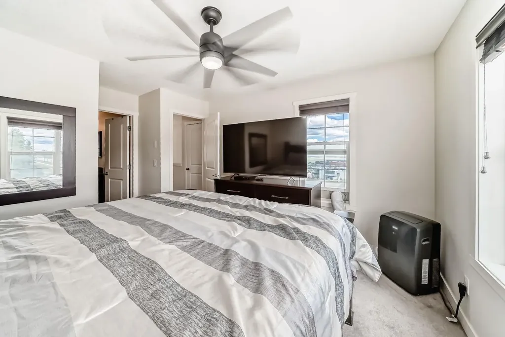 6 Nolan Hill Gate NW Calgary AB T3R 0T9