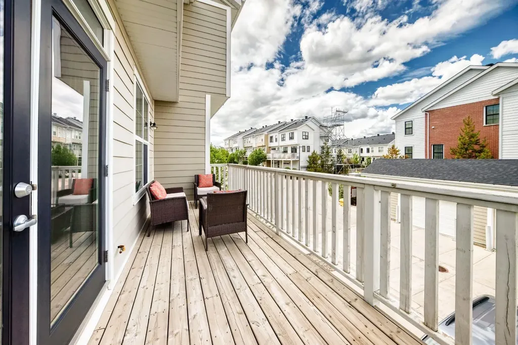 6 Nolan Hill Gate NW Calgary AB T3R 0T9