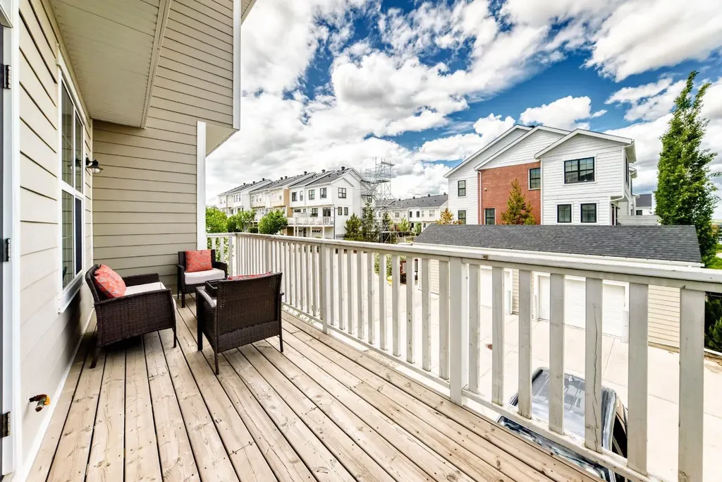 6 Nolan Hill Gate NW Calgary AB T3R 0T9