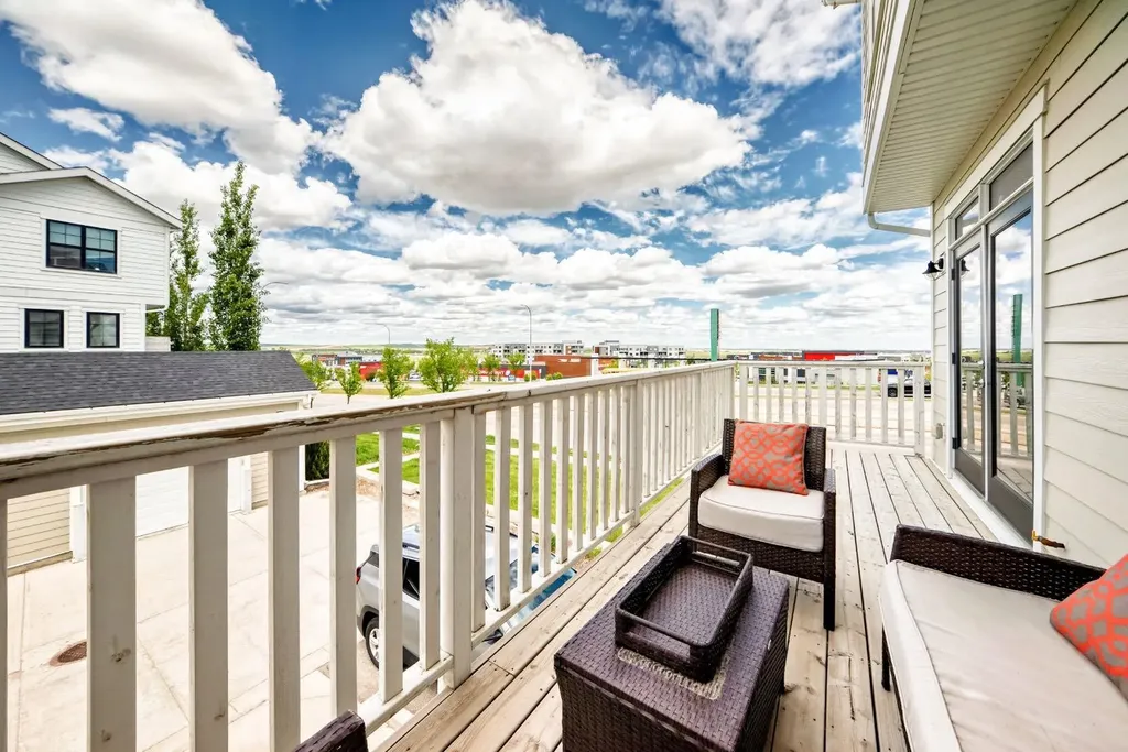 6 Nolan Hill Gate NW Calgary AB T3R 0T9