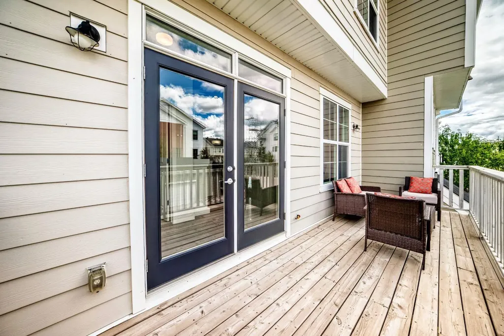 6 Nolan Hill Gate NW Calgary AB T3R 0T9