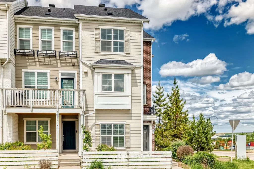 6 Nolan Hill Gate NW Calgary AB T3R 0T9