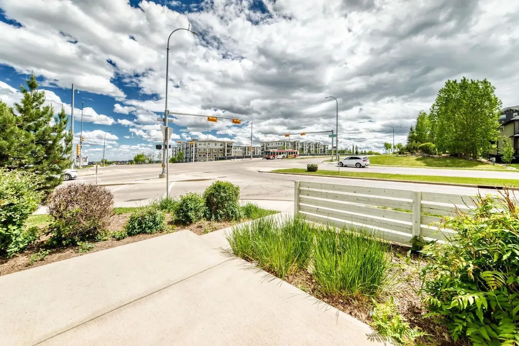 6 Nolan Hill Gate NW Calgary AB T3R 0T9