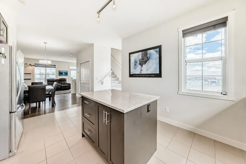 6 Nolan Hill Gate NW Calgary AB T3R 0T9
