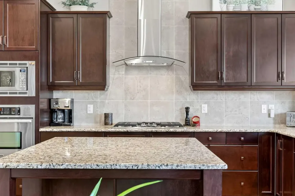 283 Mahogany Terrace SE Calgary AB T3M 0T5