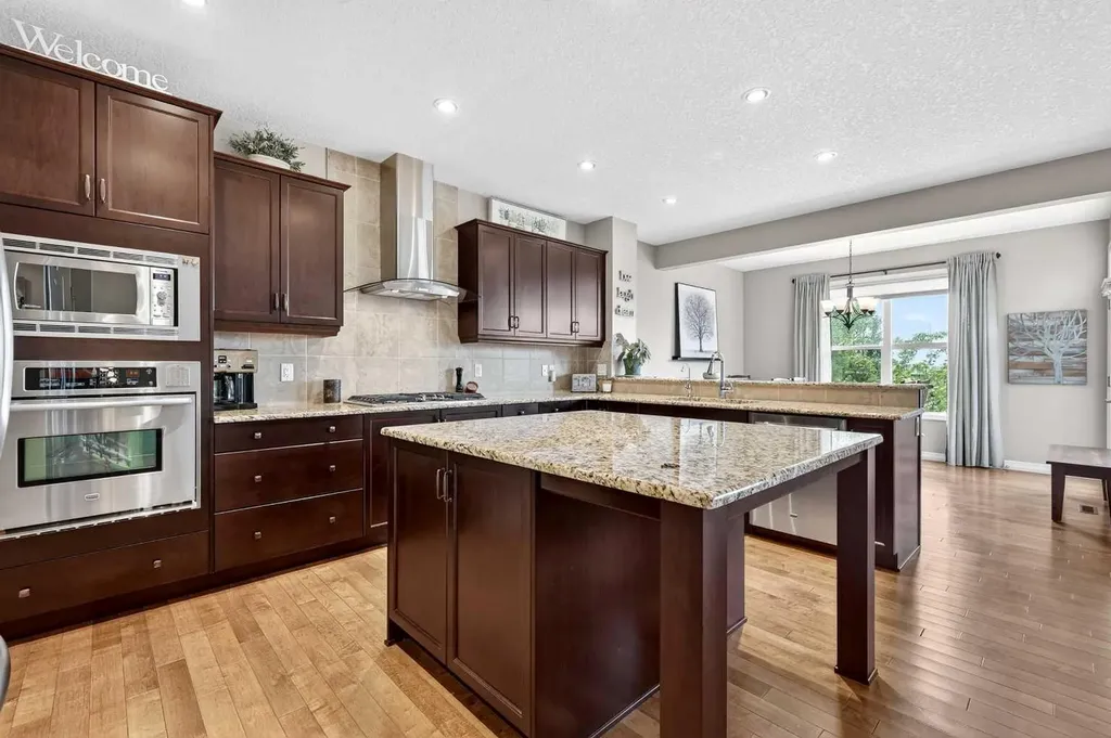283 Mahogany Terrace SE Calgary AB T3M 0T5
