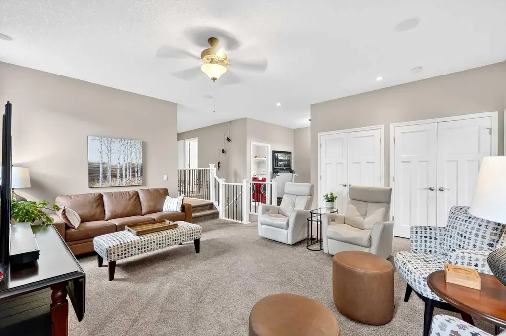 283 Mahogany Terrace SE Calgary AB T3M 0T5