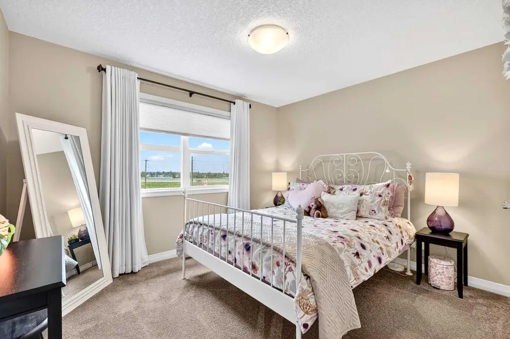 283 Mahogany Terrace SE Calgary AB T3M 0T5