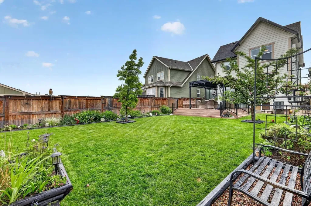 283 Mahogany Terrace SE Calgary AB T3M 0T5