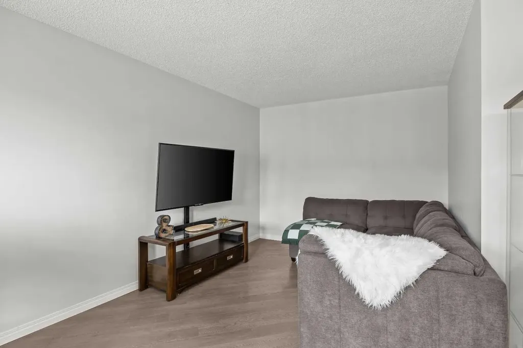 11 Windford Crescent SW Airdrie AB T4B 4A4