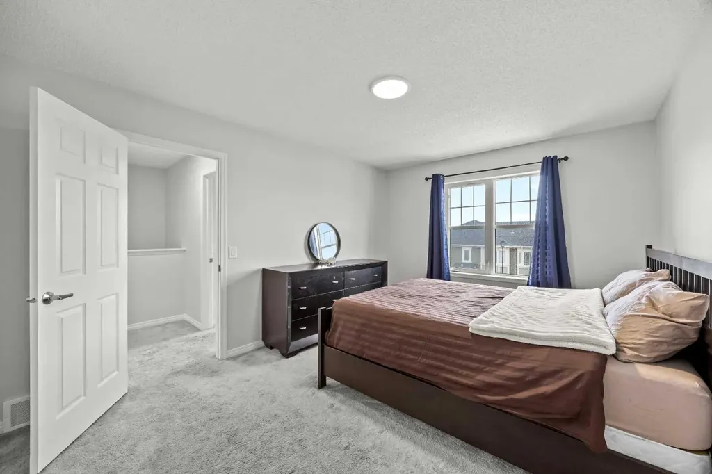 11 Windford Crescent SW Airdrie AB T4B 4A4