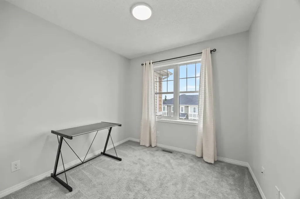 11 Windford Crescent SW Airdrie AB T4B 4A4