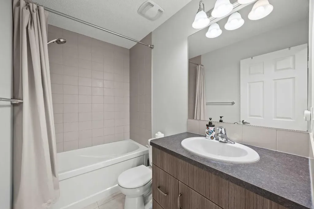 11 Windford Crescent SW Airdrie AB T4B 4A4