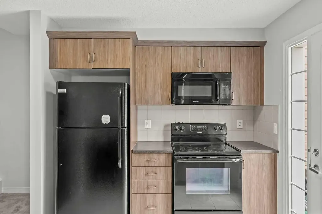 11 Windford Crescent SW Airdrie AB T4B 4A4