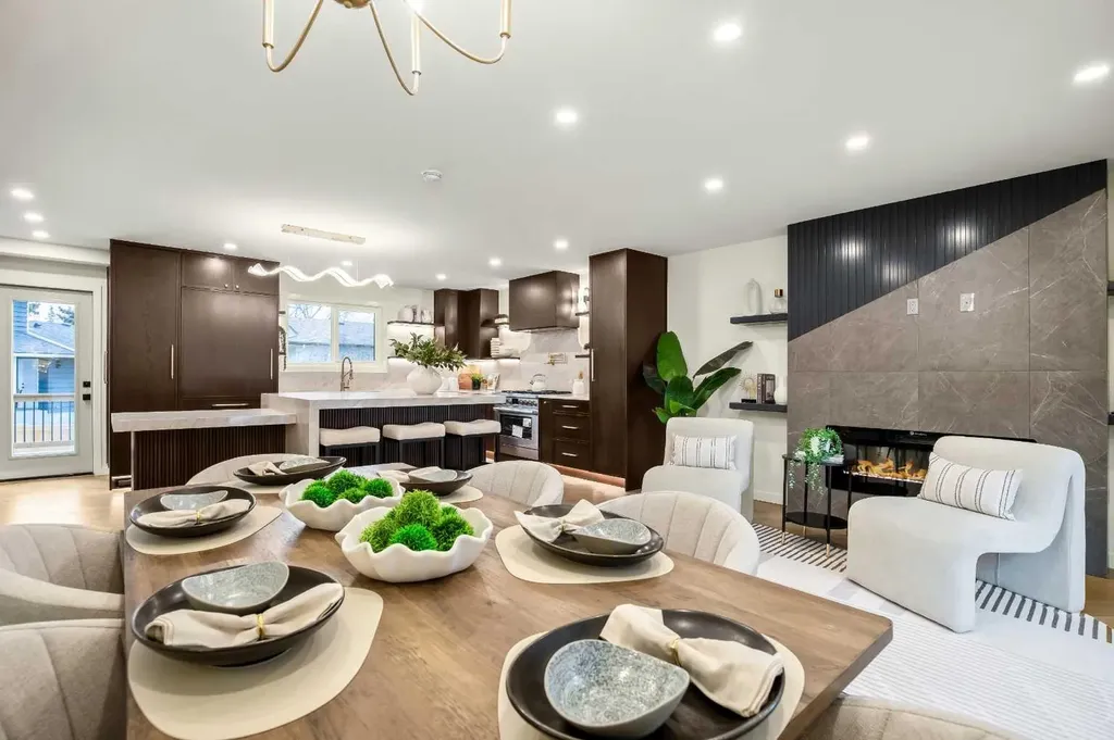 216 Oakridge Place SW Calgary AB T2V 1V2
