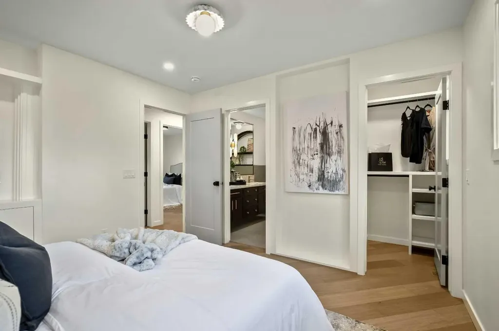 216 Oakridge Place SW Calgary AB T2V 1V2