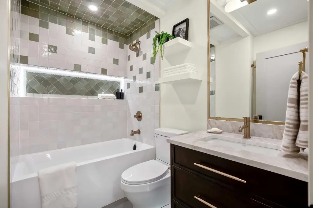 216 Oakridge Place SW Calgary AB T2V 1V2