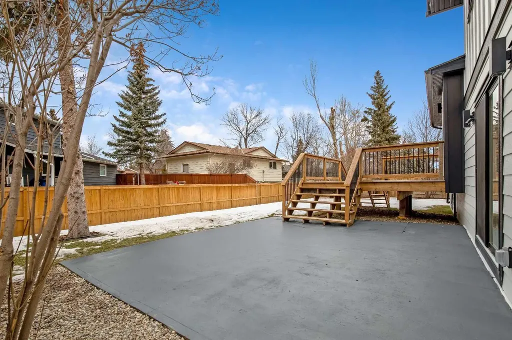 216 Oakridge Place SW Calgary AB T2V 1V2