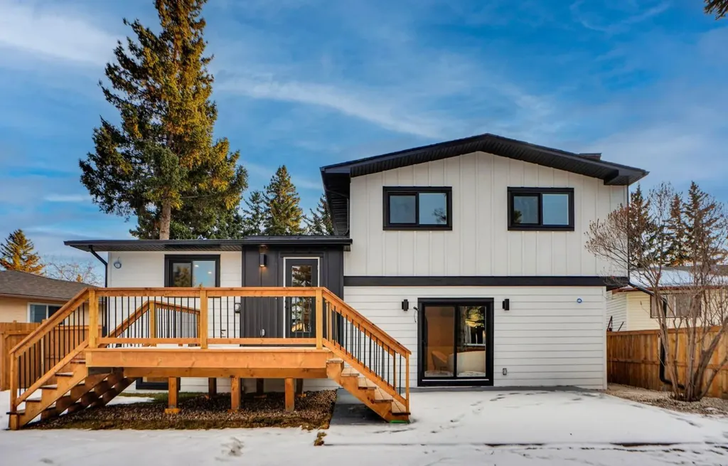 216 Oakridge Place SW Calgary AB T2V 1V2