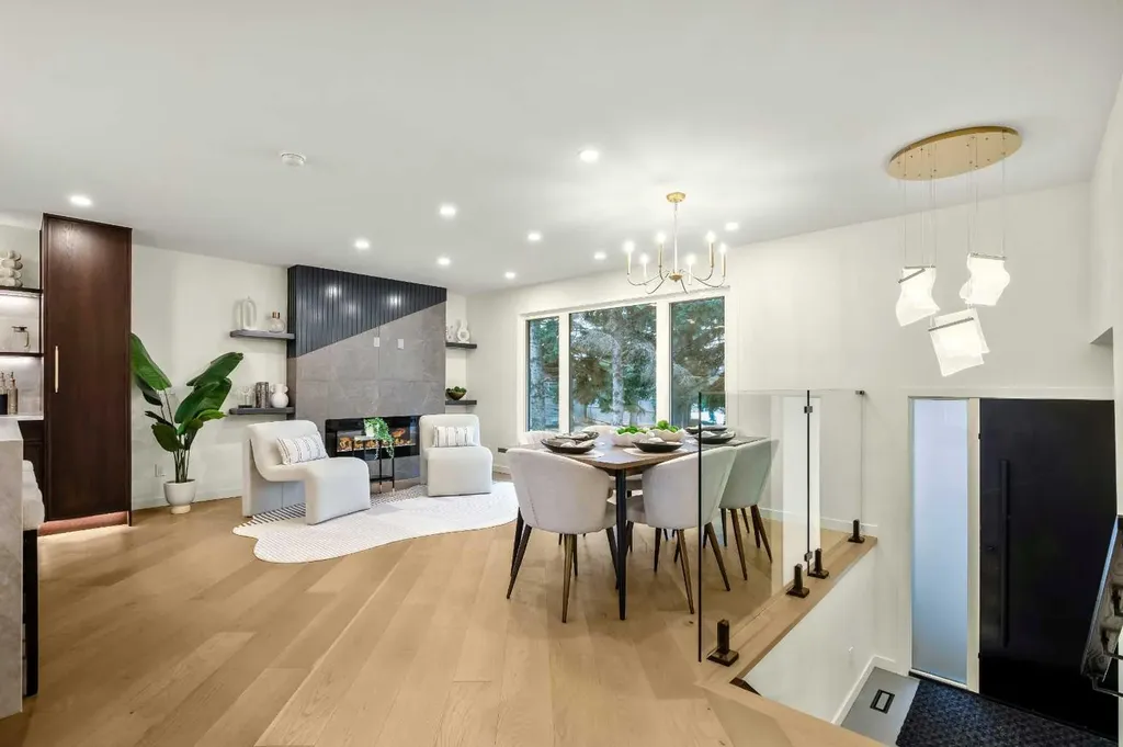 216 Oakridge Place SW Calgary AB T2V 1V2