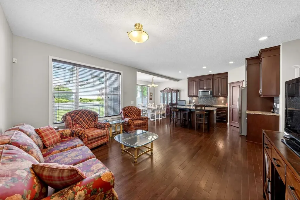 27 Panatella Row NW Calgary AB T3K 0V5