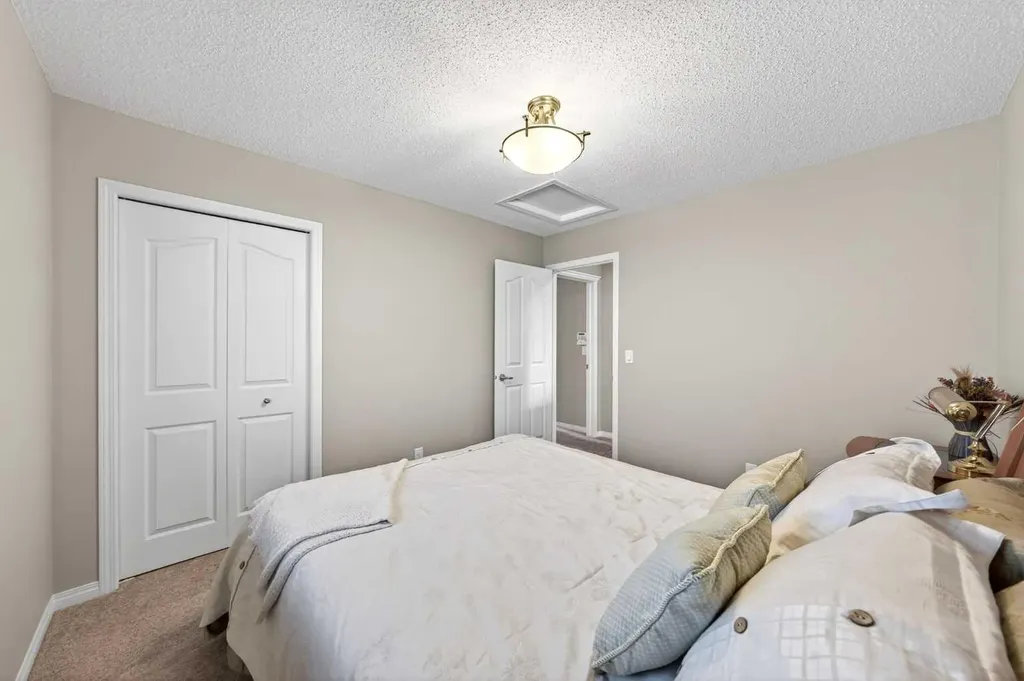 27 Panatella Row NW Calgary AB T3K 0V5