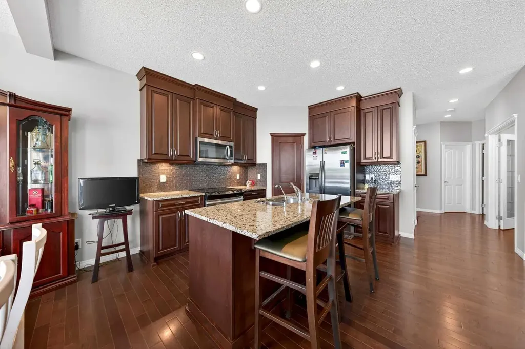 27 Panatella Row NW Calgary AB T3K 0V5