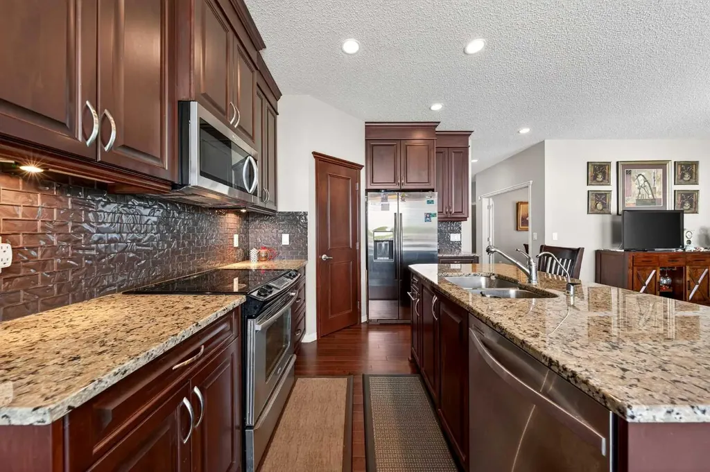 27 Panatella Row NW Calgary AB T3K 0V5