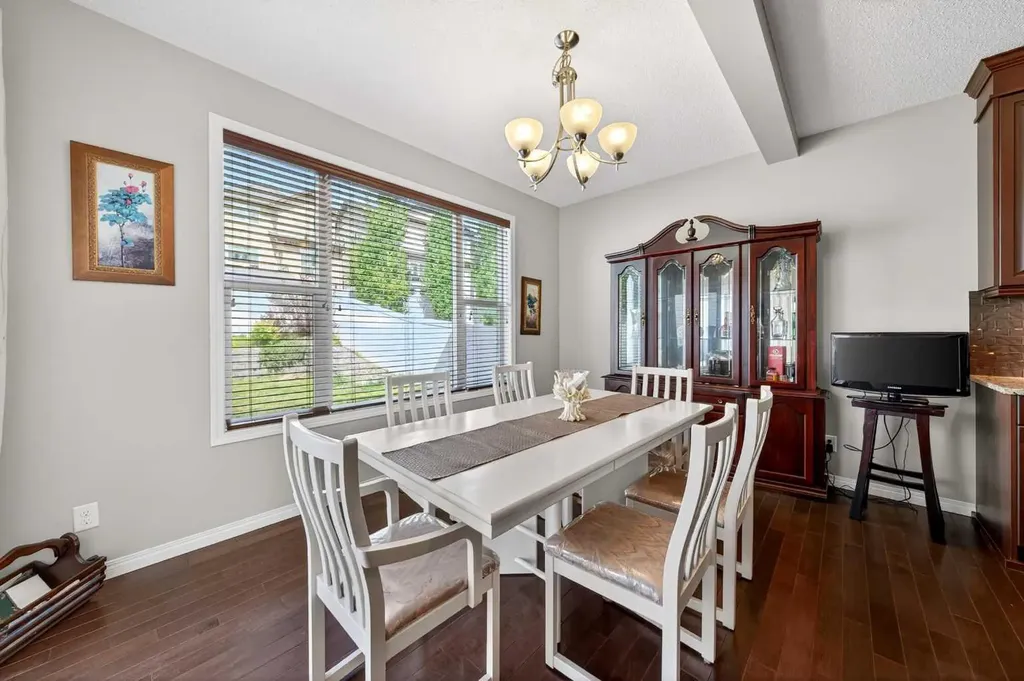 27 Panatella Row NW Calgary AB T3K 0V5