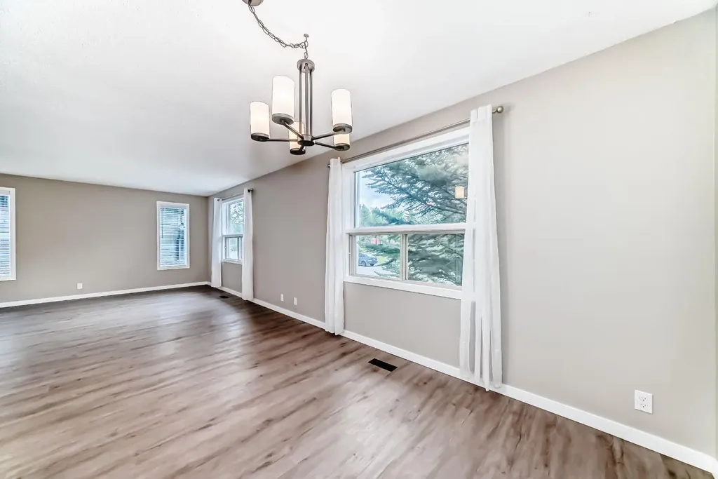 35 Green Meadow Crescent Strathmore AB T1P 1H4