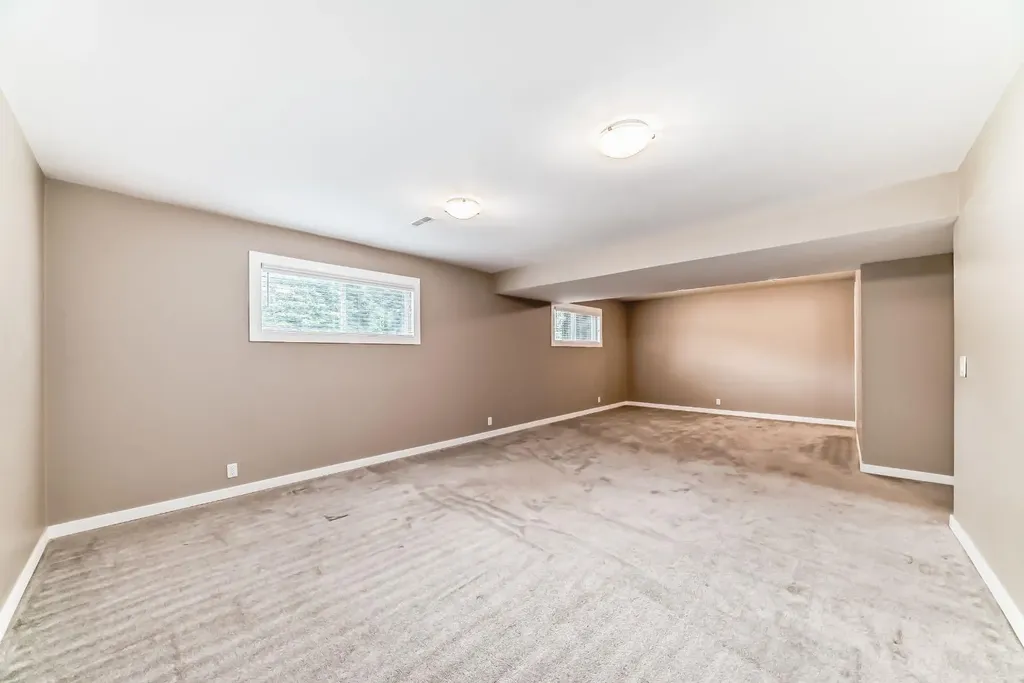 35 Green Meadow Crescent Strathmore AB T1P 1H4