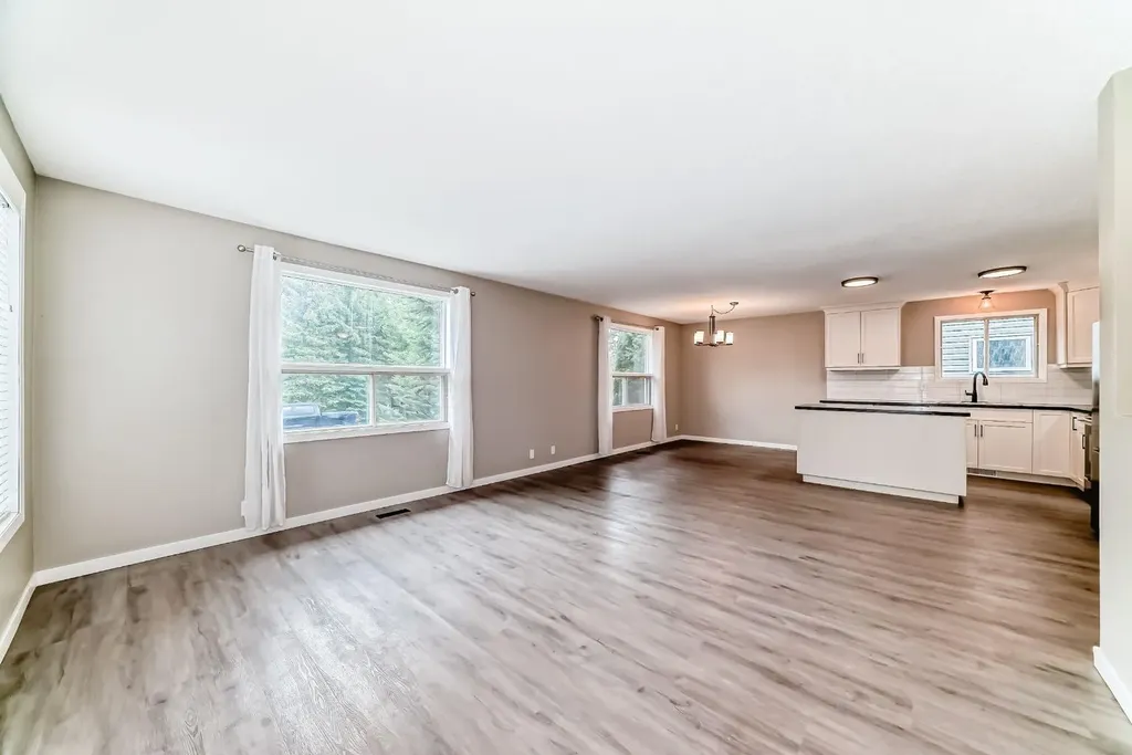 35 Green Meadow Crescent Strathmore AB T1P 1H4