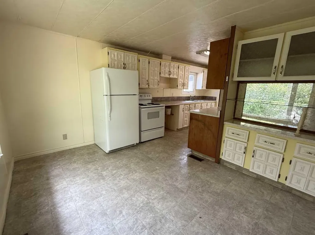 403 1 Avenue W Hanna AB T0J 1P0