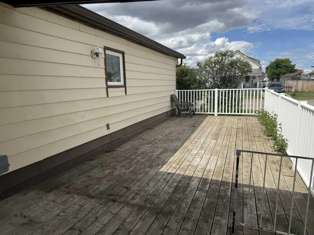403 1 Avenue W Hanna AB T0J 1P0