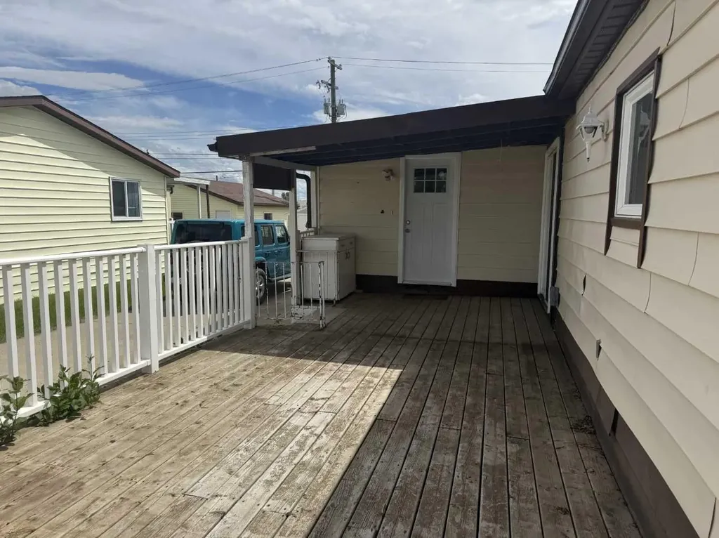 403 1 Avenue W Hanna AB T0J 1P0