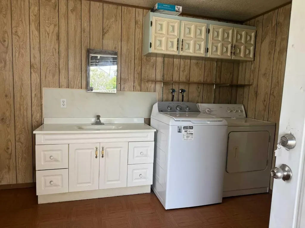 403 1 Avenue W Hanna AB T0J 1P0