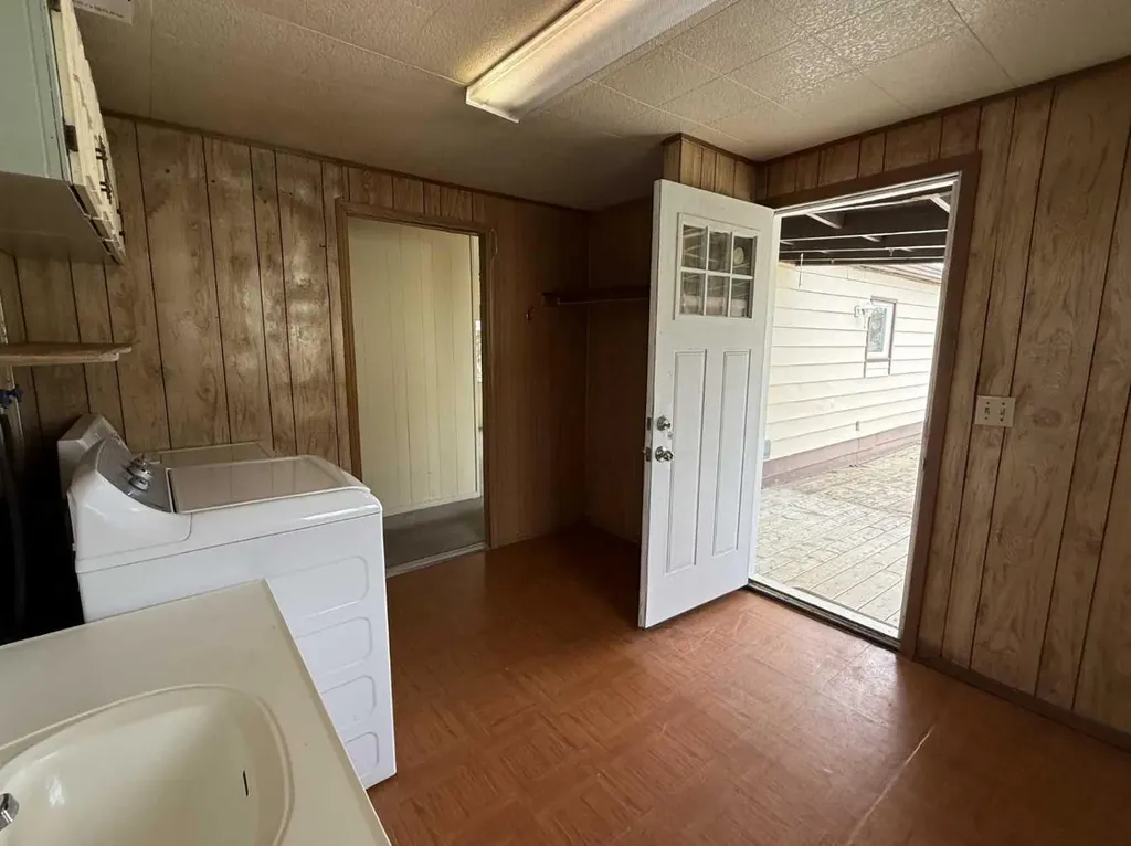 403 1 Avenue W Hanna AB T0J 1P0