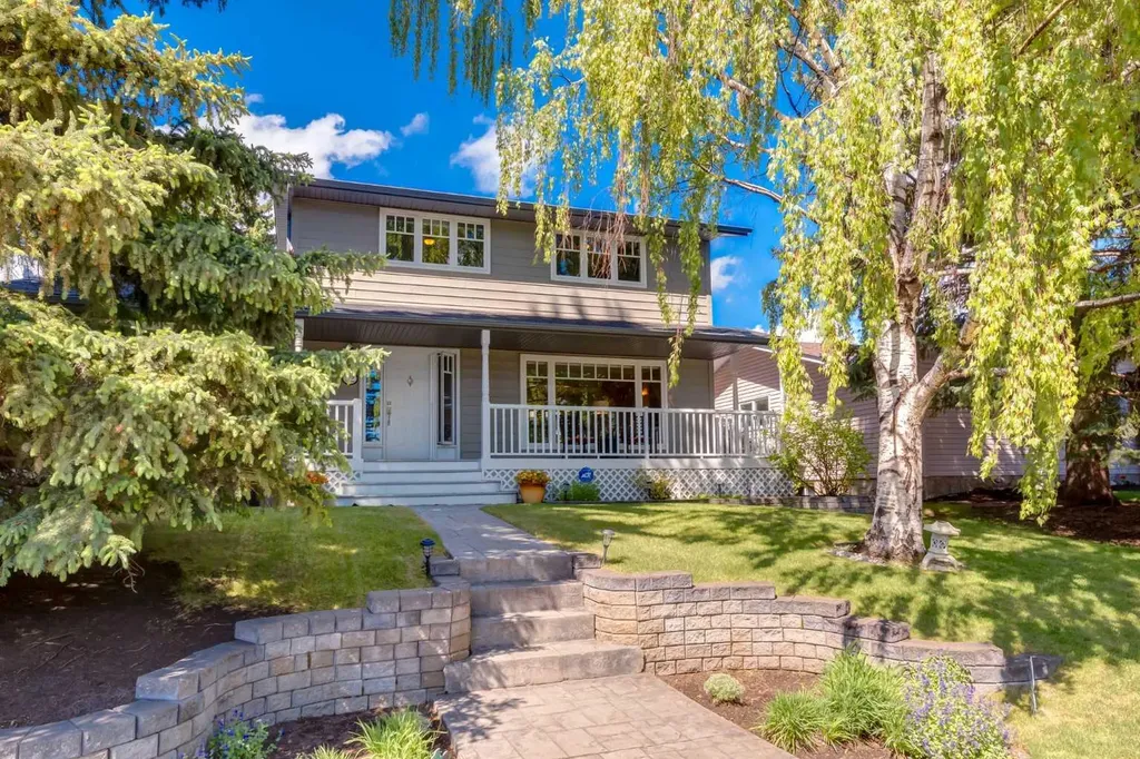 52 Silver Brook Drive NW Calgary AB T3B 3H3