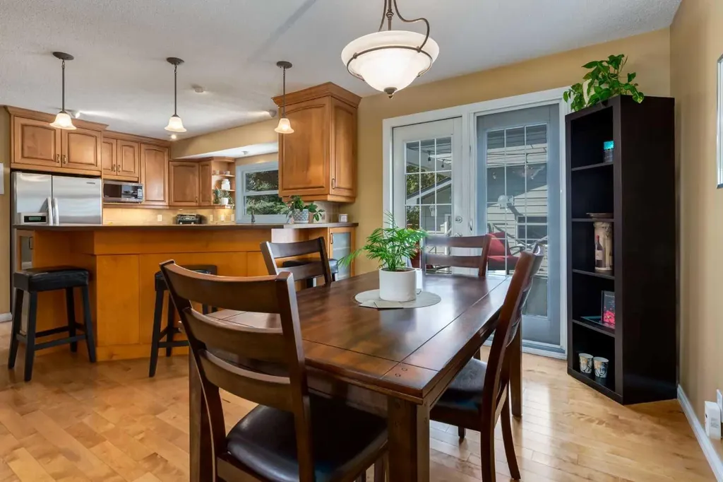 52 Silver Brook Drive NW Calgary AB T3B 3H3