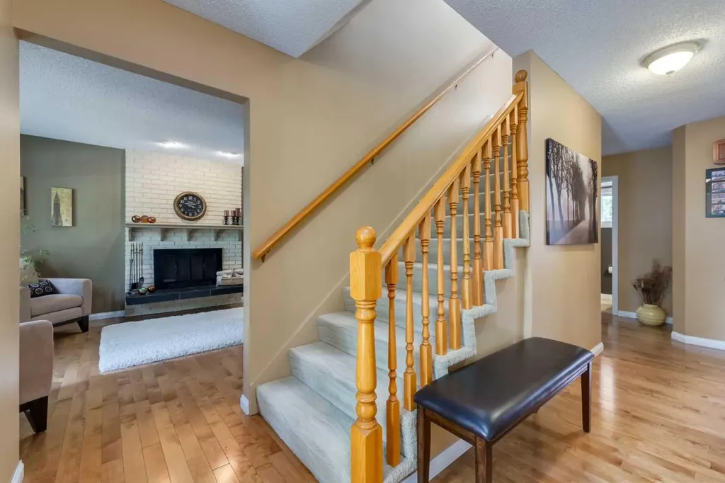 52 Silver Brook Drive NW Calgary AB T3B 3H3