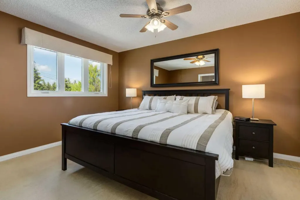 52 Silver Brook Drive NW Calgary AB T3B 3H3