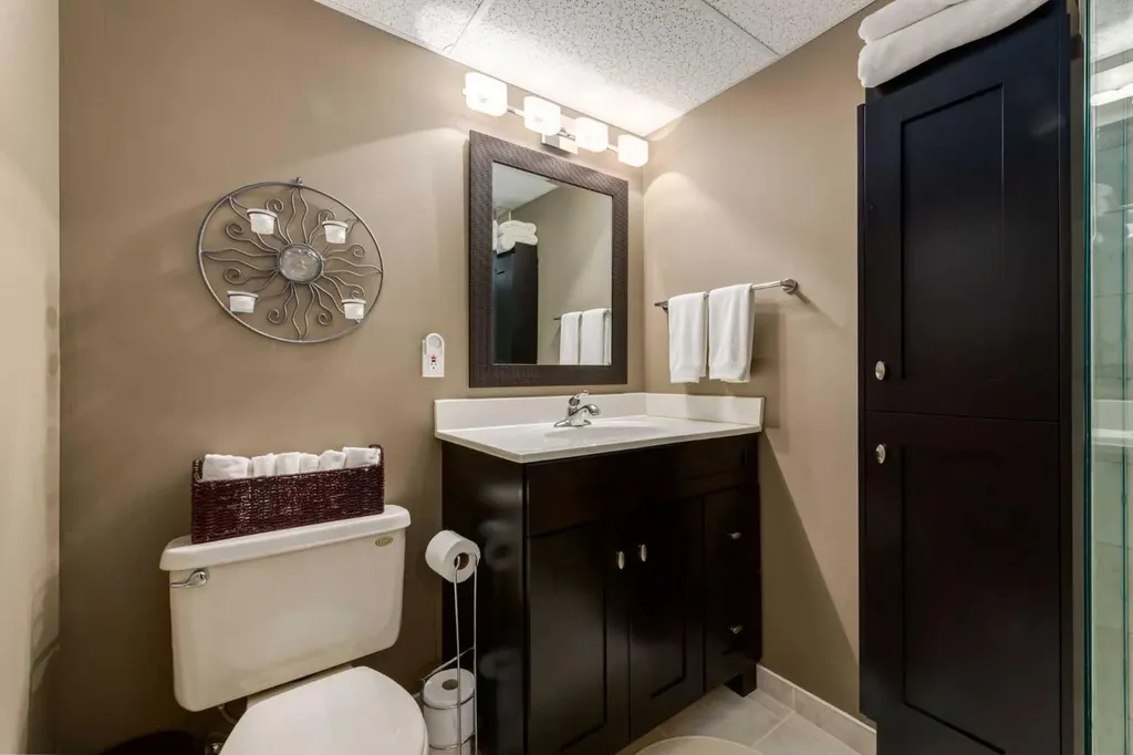 52 Silver Brook Drive NW Calgary AB T3B 3H3